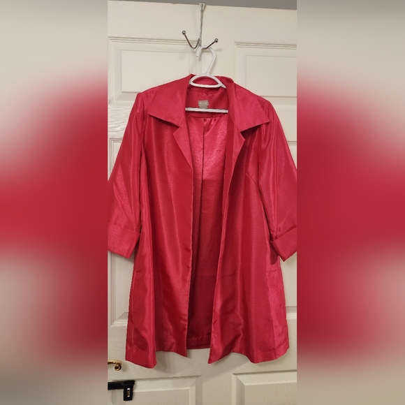 Women'sShantung Topper in Magenta Rose - Picture 2 of 8